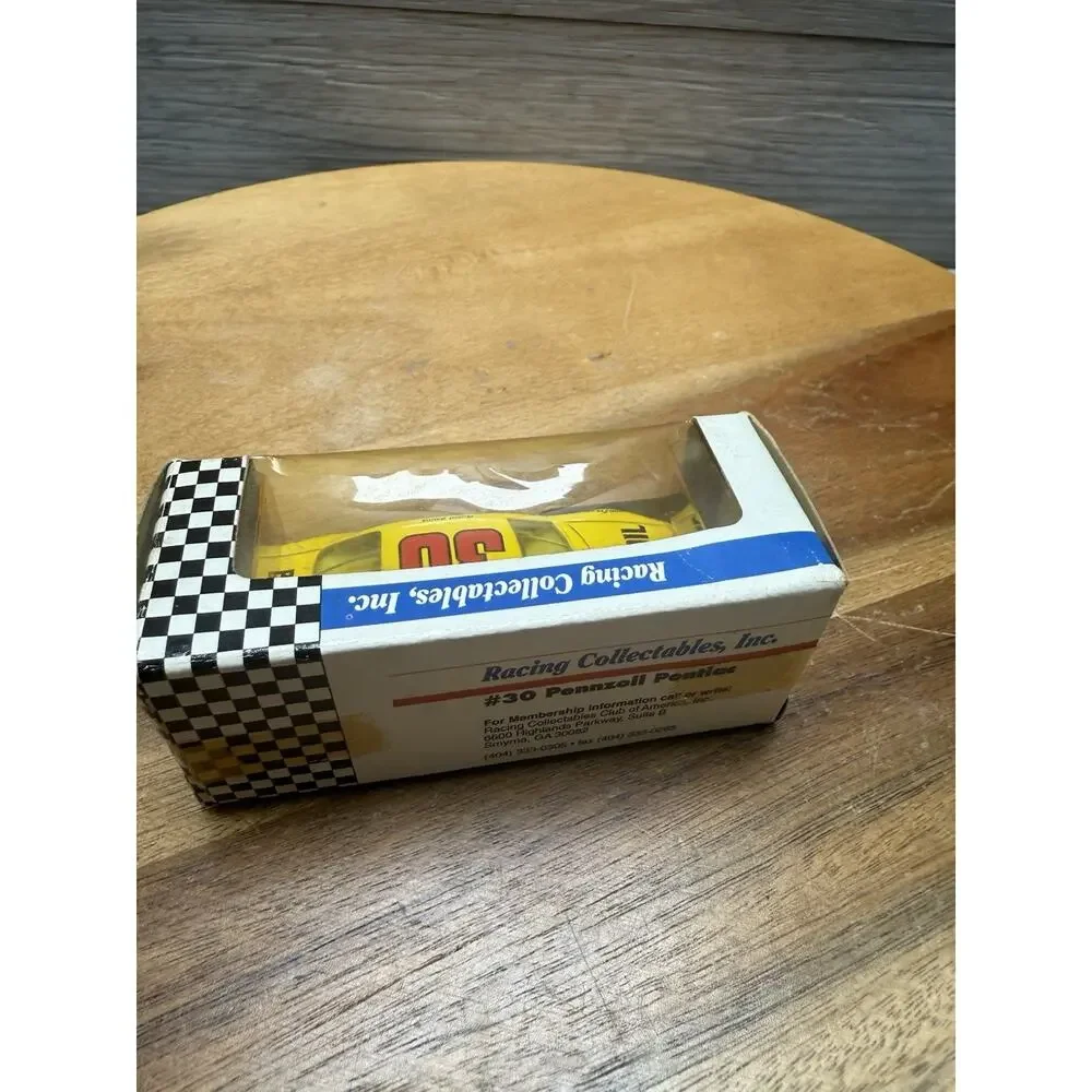 Revell Racing Collectables Michael Waltrip #30 Pennzoil Pontiac 1:64